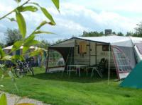 Louer un emplacement Confort pour poser votre tente ou votre caravane dans les meilleures conditions possibles